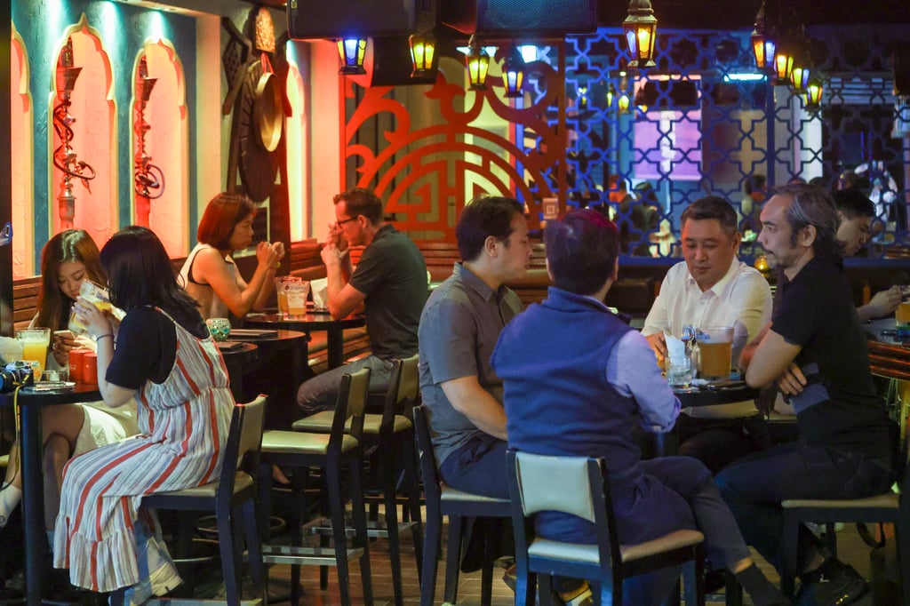 A bar in Lan Kwai Fong after the relaxation of social-distancing measures. Photo: Yik Yeung-man