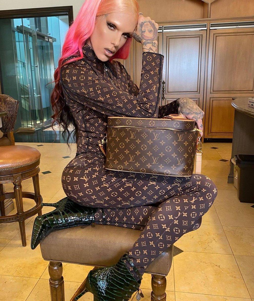 Jeffree Star in head-to-toe Louis Vuitton – when you’re worth US$200 million, why not? Photo: @jeffreestar/Instagram Jeffree Star in head-to-toe Louis Vuitton – when you’re worth US$200 million, why not? Photo: @jeffreestar/Instagram