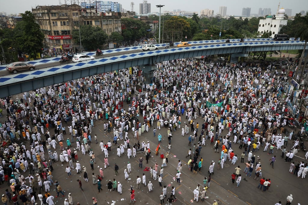 Muslims in Kolkata demand the arrest of BJP member Nupur Sharma for her comments on Prophet Mohammed. Photo: Reuters