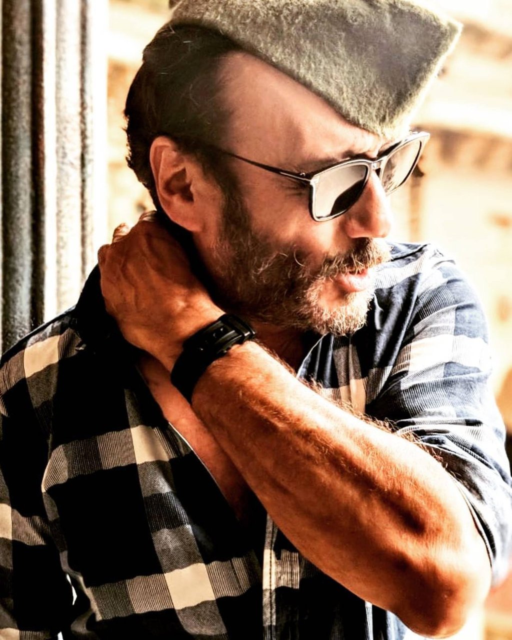 Jackie Shroff rose to fame in 1982. Photo: @apnabhidu/Instagram