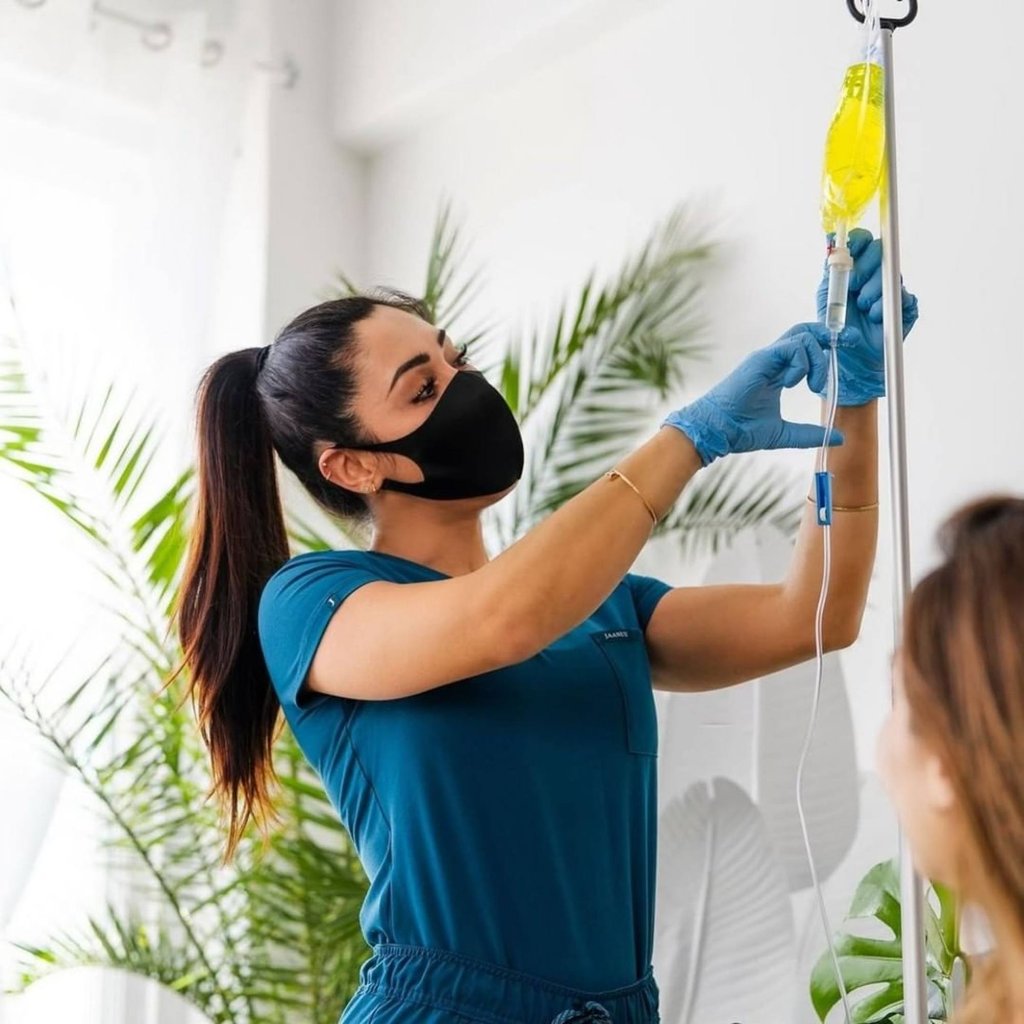 Maddie Asghari is a nutritionist and a registered nurse. Photo: @maddieasghari/Instagram