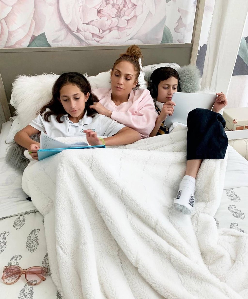 The twins share a special bond and spend a lot of quality time together. Photo: @jlo/Instagram
