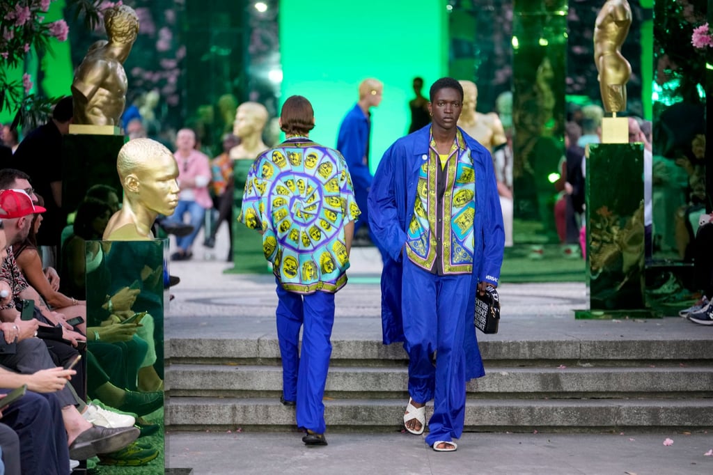 Leather looks were substituted with eco-sustainable latex at Versace men’s spring/summer 2023 collection presented in Milan, Italy, on June 18. Photo: AP Leather looks were substituted with eco-sustainable latex at Versace men’s spring/summer 2023 collection presented in Milan, Italy, on June 18. Photo: AP
