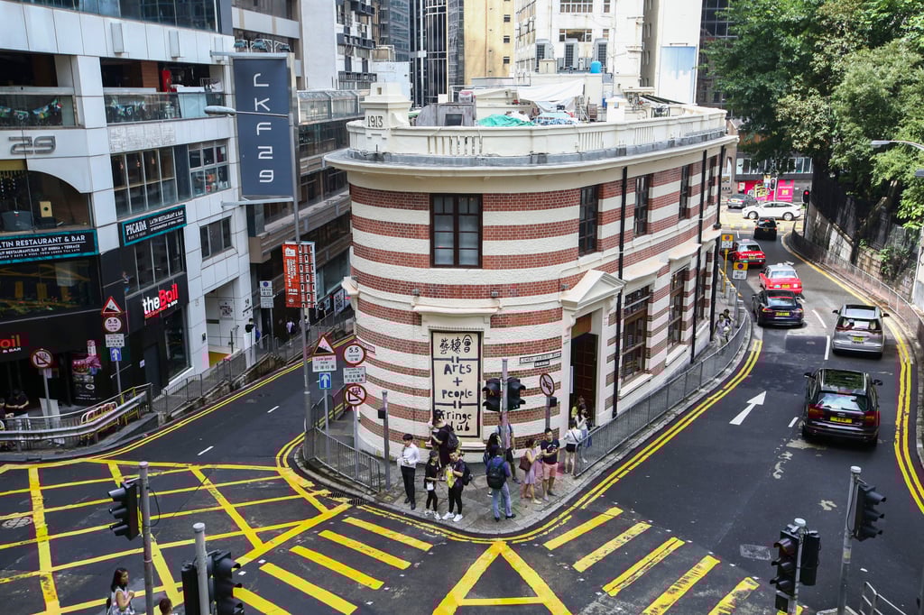 The Fringe Club has occupied its corner premises in Central since its founding in 1983 and finding alternative premises would be difficult, founder Benny Chia says. Photo: Edmond So