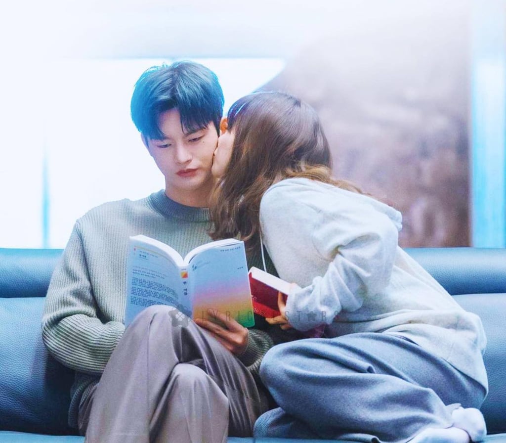 Seo In-gukand Park Bo-young in the K-dram series, Doom at Your Service. Photo: @doomatyourservice_/Instagram