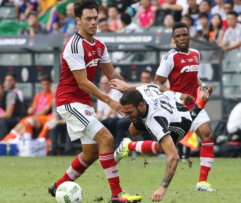 Sean Tse (left) in action for South China during an international friendly against Juventus’ Grigoris Kastanos. Photo: Felix Wong Sean Tse (left) in action for South China during an international friendly against Juventus’ Grigoris Kastanos. Photo: Felix Wong
