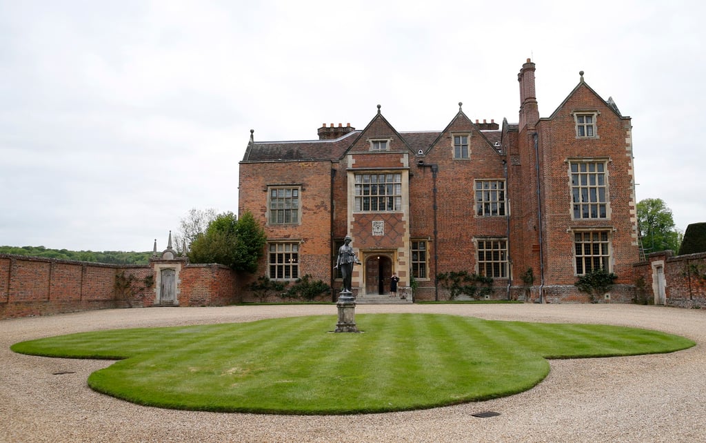 The front entrance to Chequers, the British prime minister’s official country residence, is seen near Aylesbury, England in May 2015. Photo: EPA-EFE