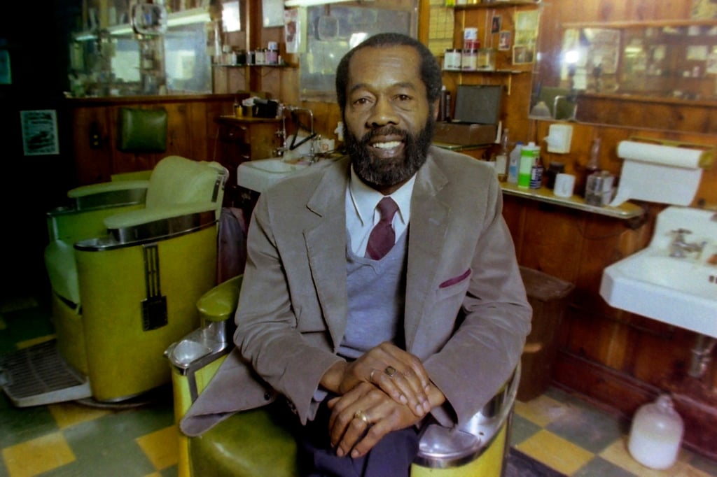 Vernon Winfrey, father of Oprah Winfrey, sits in one of the chairs in his barber shop in Nashville, Tennessee, in 1987. Photo: AP Vernon Winfrey, father of Oprah Winfrey, sits in one of the chairs in his barber shop in Nashville, Tennessee, in 1987. Photo: AP