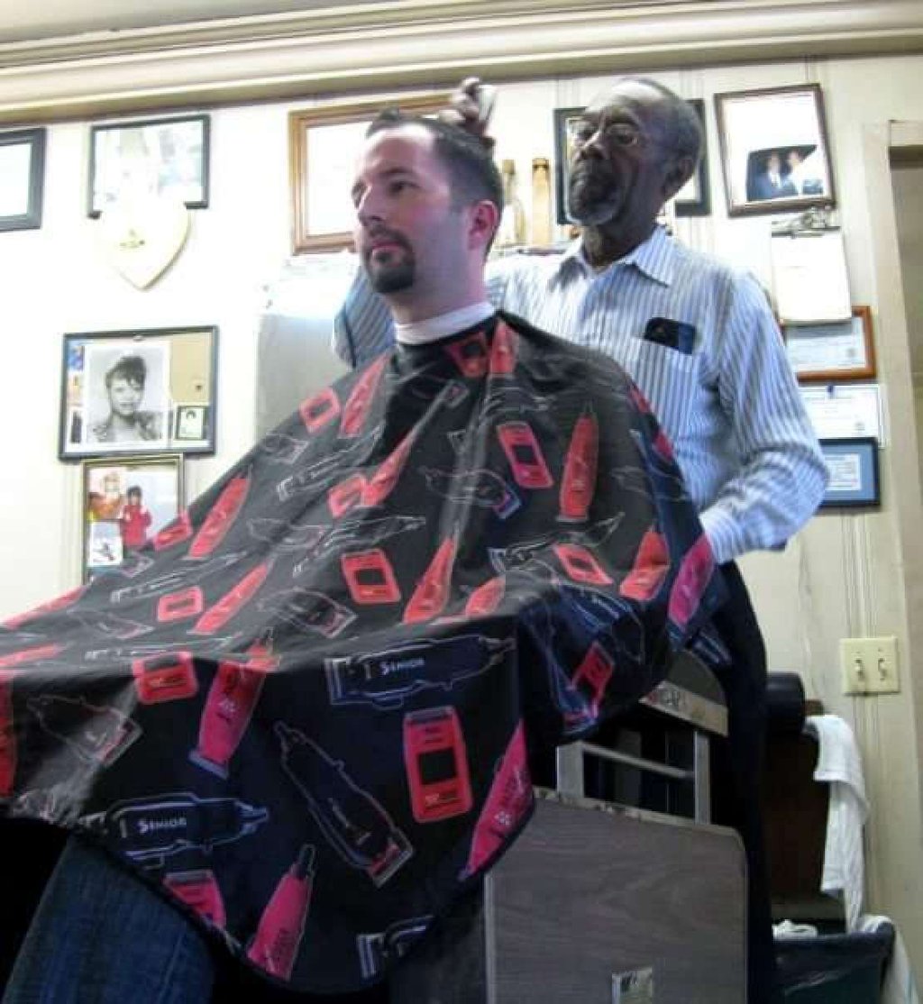 Vernon Winfrey was an acclaimed barber in his neighbourhood. Photo: @clayman_3/Twitter Vernon Winfrey was an acclaimed barber in his neighbourhood. Photo: @clayman_3/Twitter