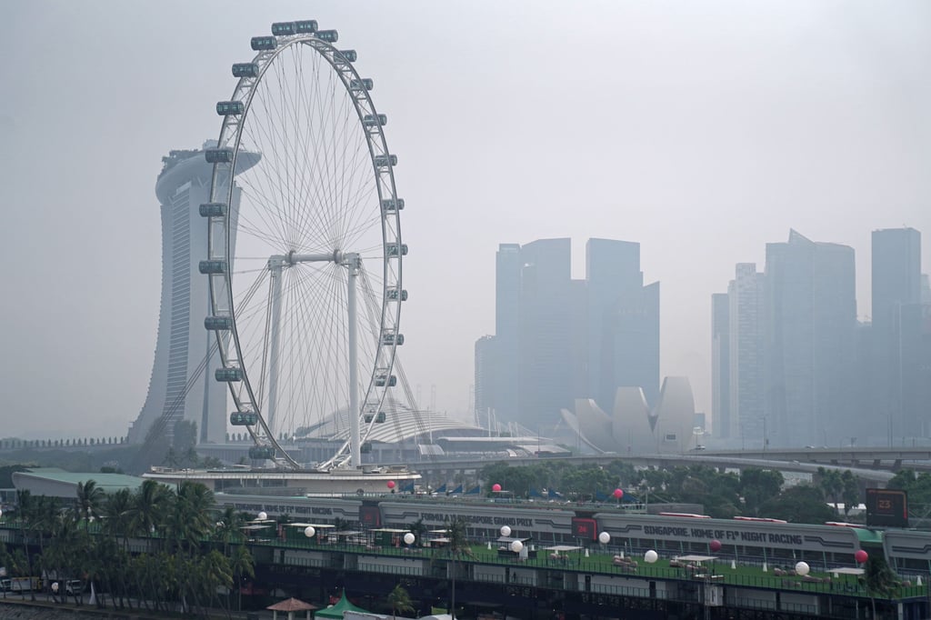 Haze shrouds Singapore in September 2019. Photo: Bloomberg