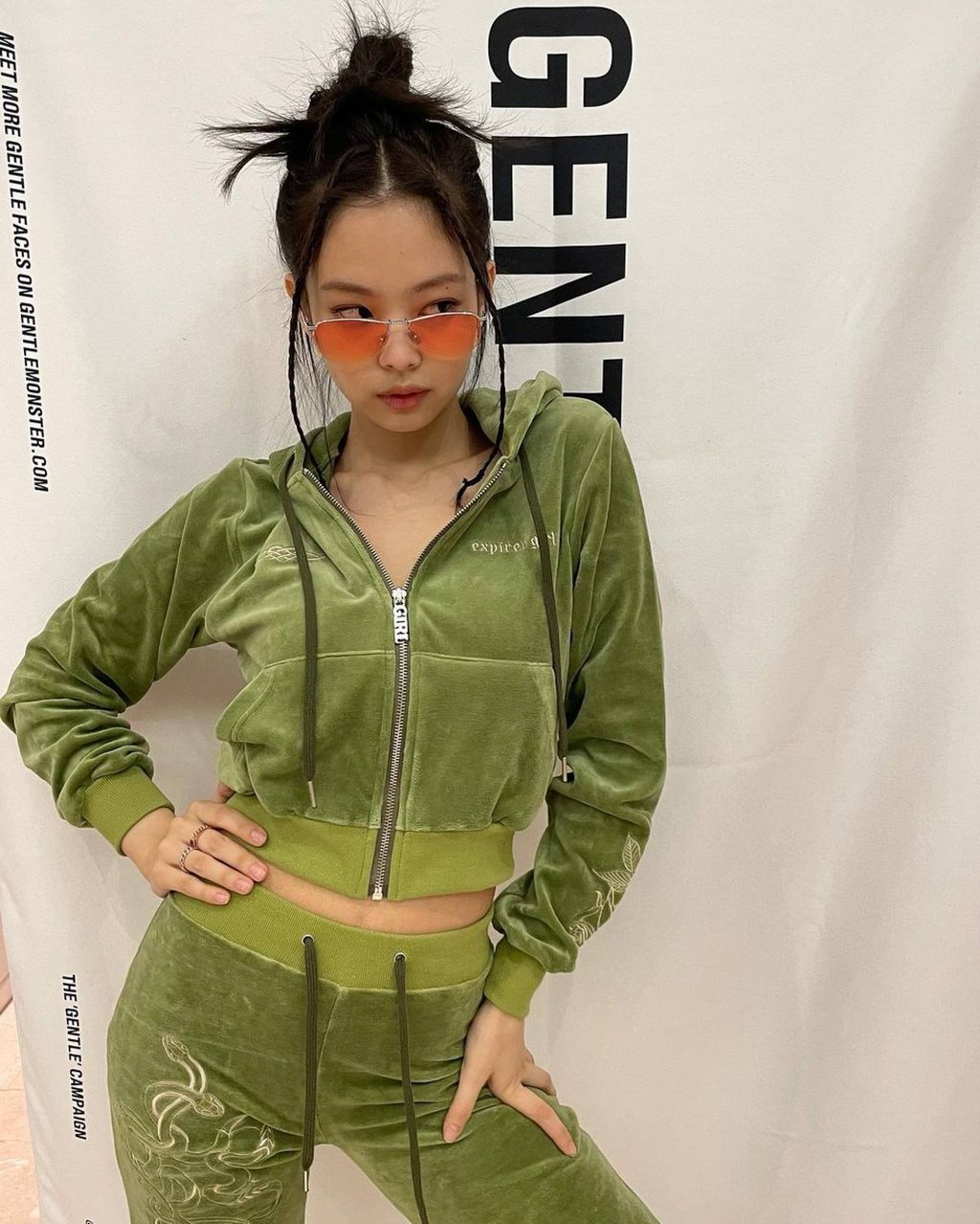 Blackpink’s Jennie in a green Juicy Couture tracksuit. Photo: @jennierubyjane/Instagram Blackpink’s Jennie in a green Juicy Couture tracksuit. Photo: @jennierubyjane/Instagram
