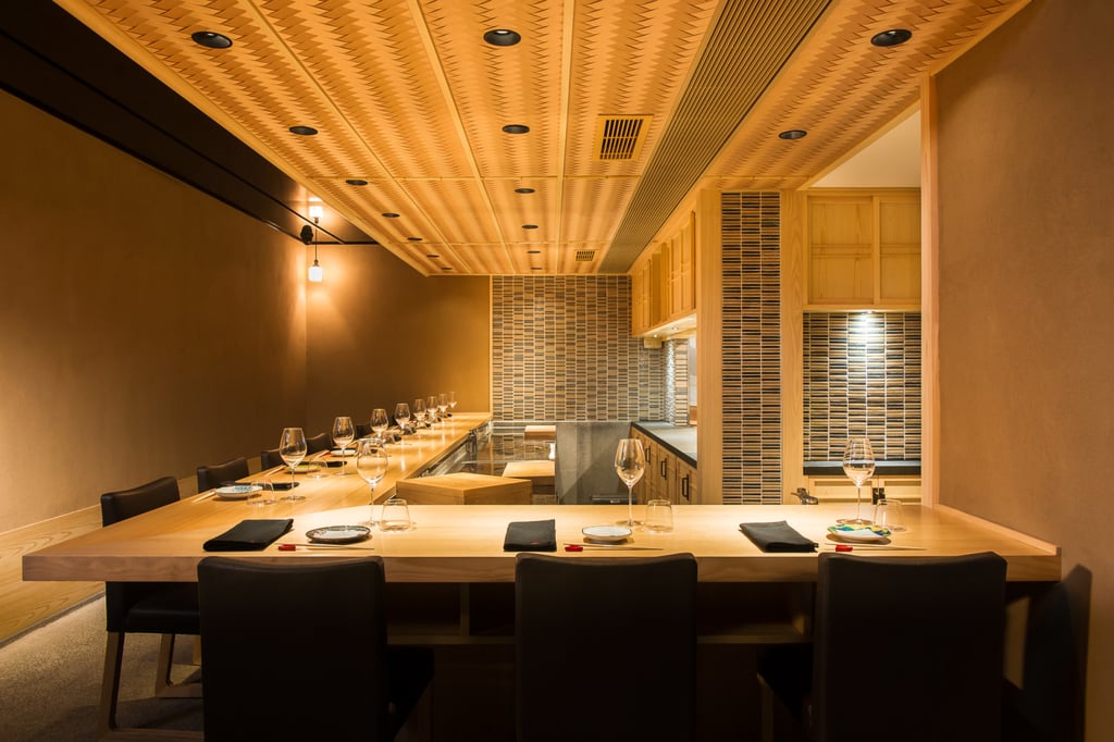 Haku recently moved from Tsim Sha Tsui in Kowloon to Central on Hong Kong Island. Its design at its former location was classic, clean and sober. Photo: Haku