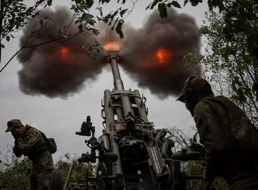 Ukrainian service members fire a shell from an M777 Howitzer at a front line, as Russia’s attack on Ukraine continues. Photo: Reuters Ukrainian service members fire a shell from an M777 Howitzer at a front line, as Russia’s attack on Ukraine continues. Photo: Reuters