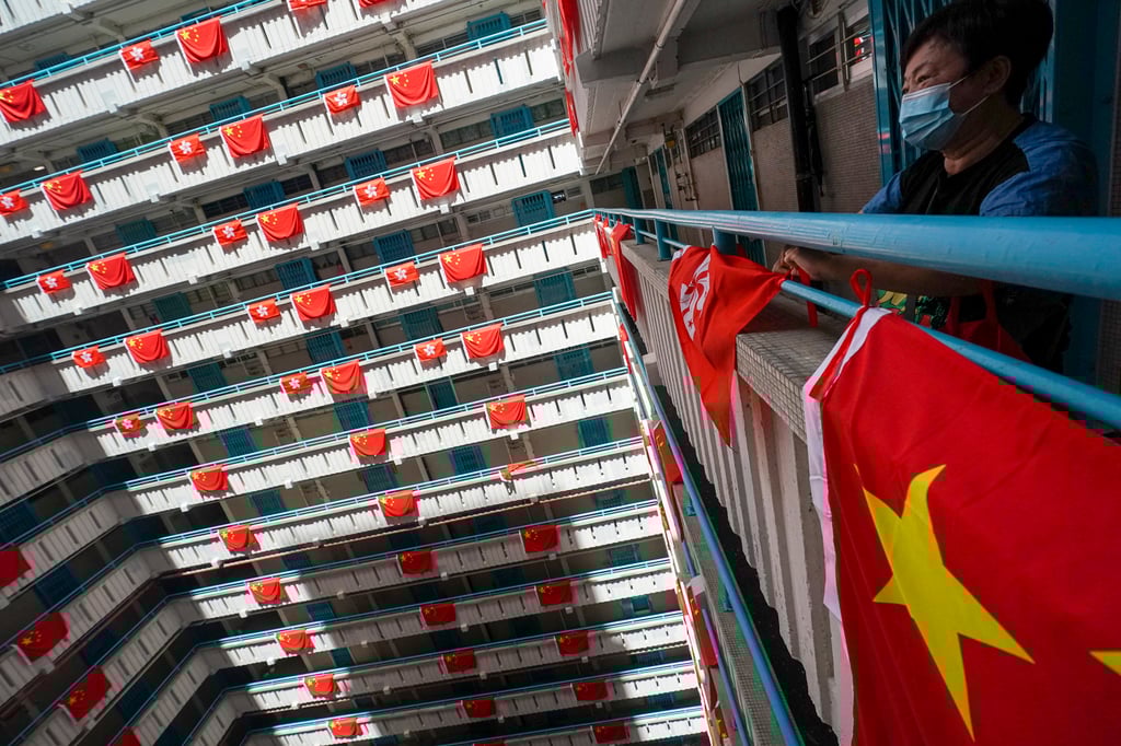 Flags were seen at Lam Shek House at Ping Shek Estate in Ngau Tau Kok on the 25th anniversary of the city’s return to China. Felix Wong Flags were seen at Lam Shek House at Ping Shek Estate in Ngau Tau Kok on the 25th anniversary of the city’s return to China. Felix Wong