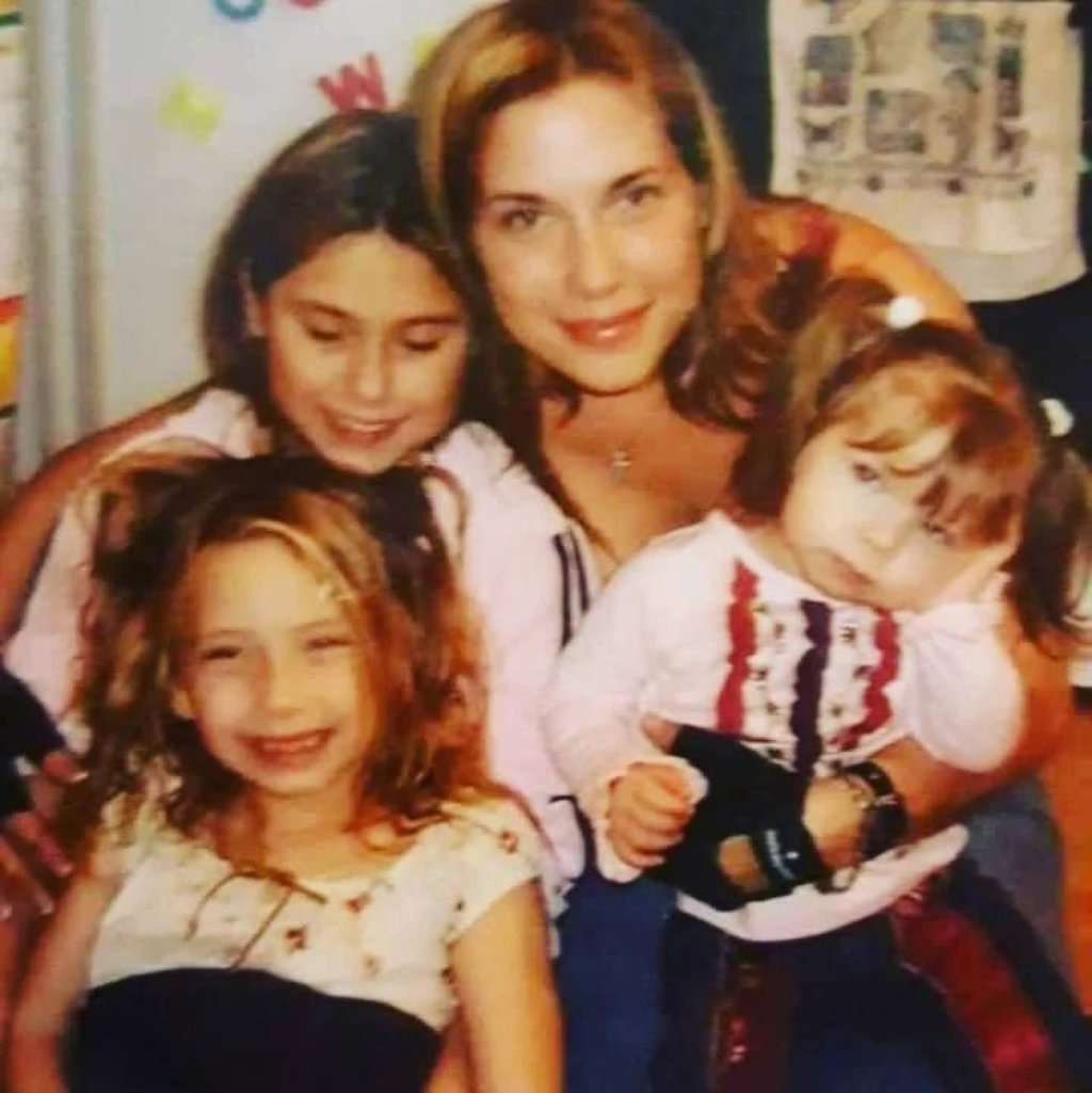 Kimberly Scott with her daughters and stepdaughter. Photo: @slimbarbara/Instagram Kimberly Scott with her daughters and stepdaughter. Photo: @slimbarbara/Instagram