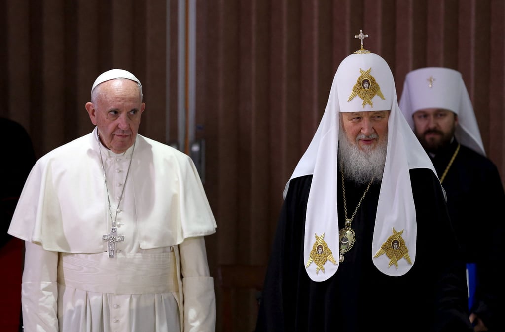 Pope Francis (L) and Russian Orthodox Patriarch Kirill stand together after a meeting in Havana in February 2016. Photo: Reuters