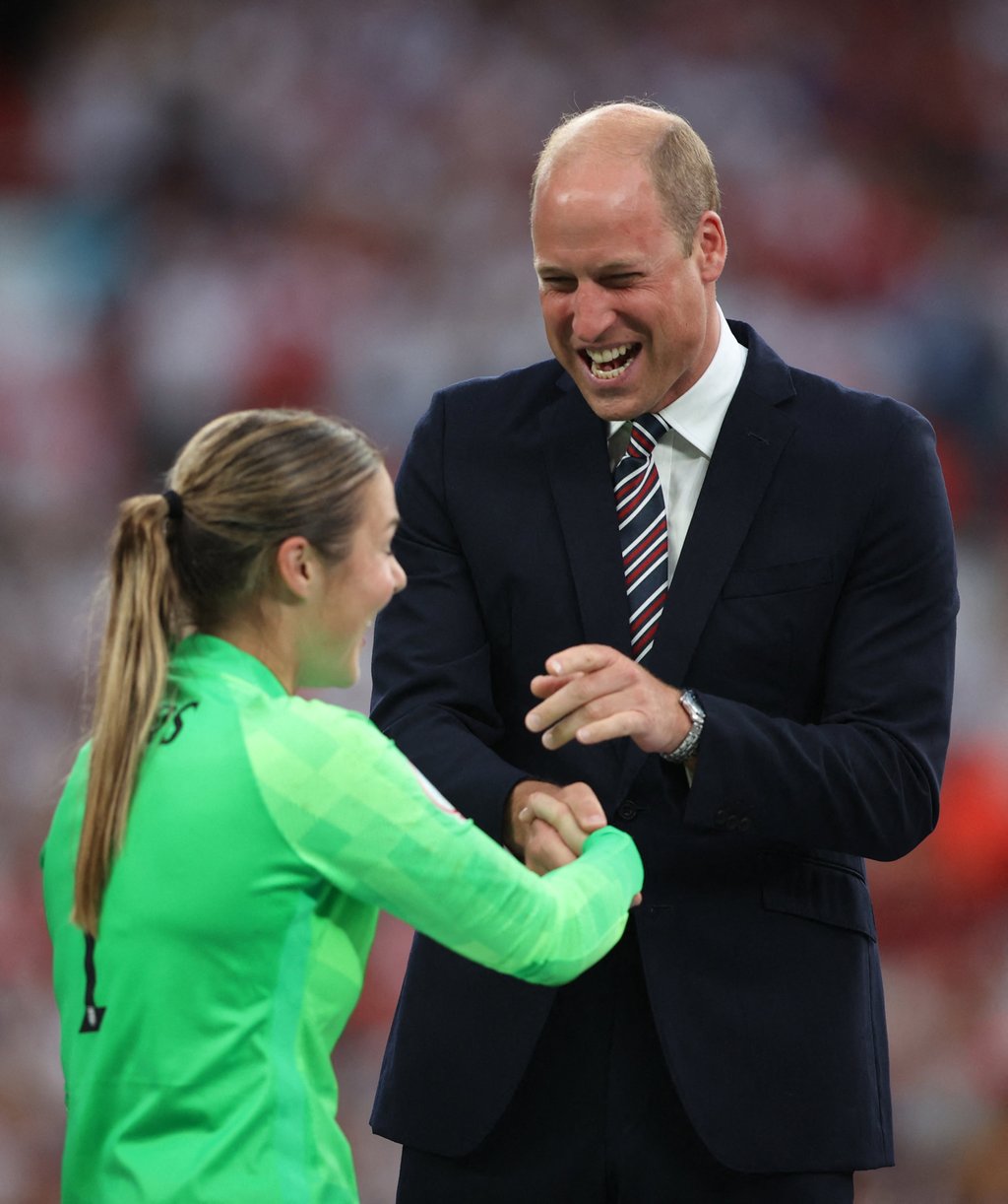 Germany’s Merle Frohms shakes hands with Britain’s Prince William during the Euro 2022 presentation ceremony at Wembley, London, UK on Sunday. Photo: Reuters Germany’s Merle Frohms shakes hands with Britain’s Prince William during the Euro 2022 presentation ceremony at Wembley, London, UK on Sunday. Photo: Reuters