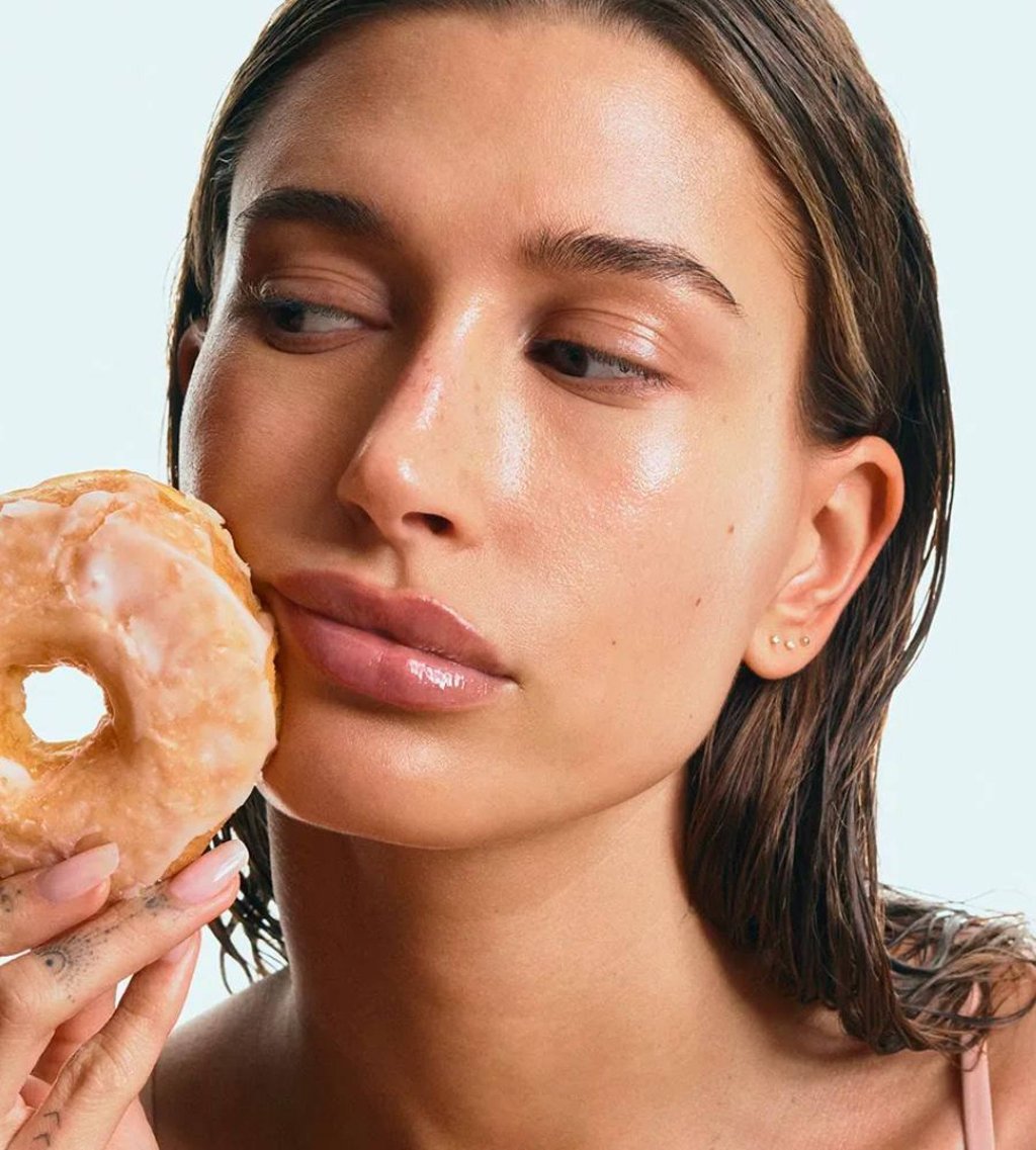Much like K-beauty’s “glass skin”, glazed donut skin is plumped, moisturised, nourished and luminous.