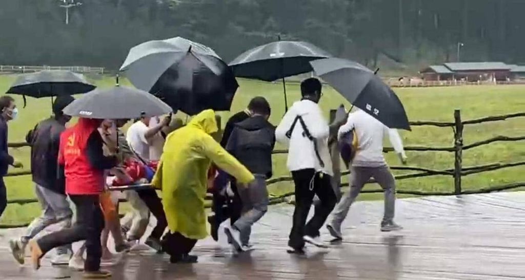 The man was taken to a nearby hospital where was pronounced dead a short time later. Photo: Weibo