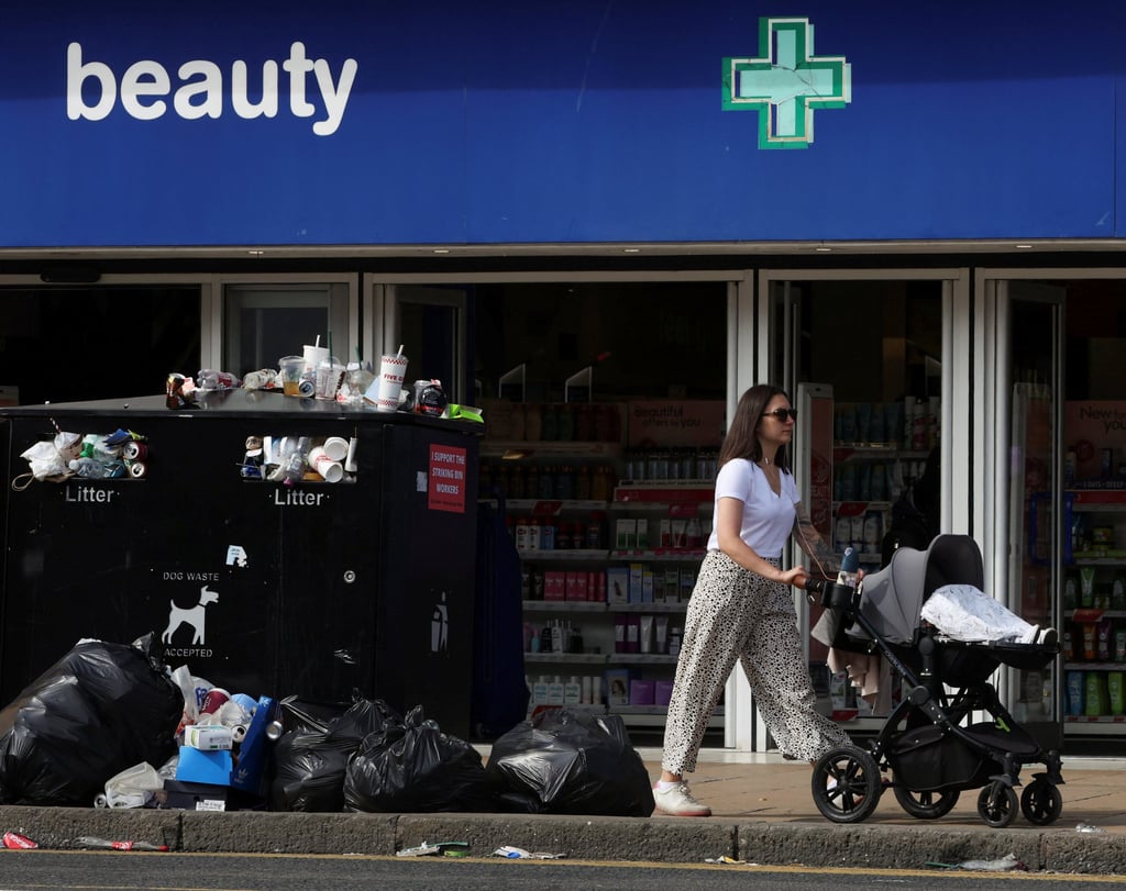 Scotland’s waste collectors walked out on August 18 and plan to stay off work until August 30. More strikes lay ahead if the pay dispute is not resolved. Photo: Reuters