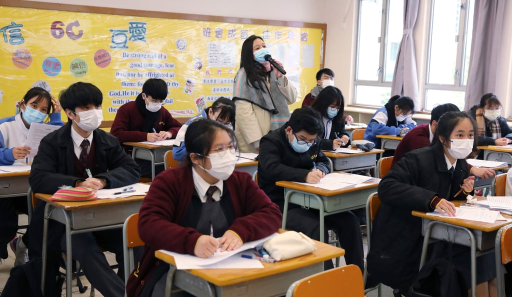 Authorities previously required secondary schools that intended to hold whole-day face-to-face classes to have at least 90 per cent of students vaccinated with two doses. Photo: K. Y. Cheng Authorities previously required secondary schools that intended to hold whole-day face-to-face classes to have at least 90 per cent of students vaccinated with two doses. Photo: K. Y. Cheng