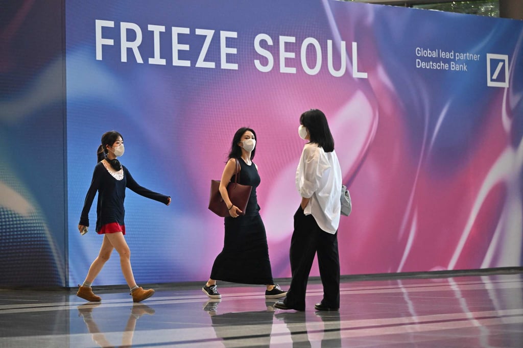 People visit the Frieze Seoul 2022 art fair in Seoul on Friday.