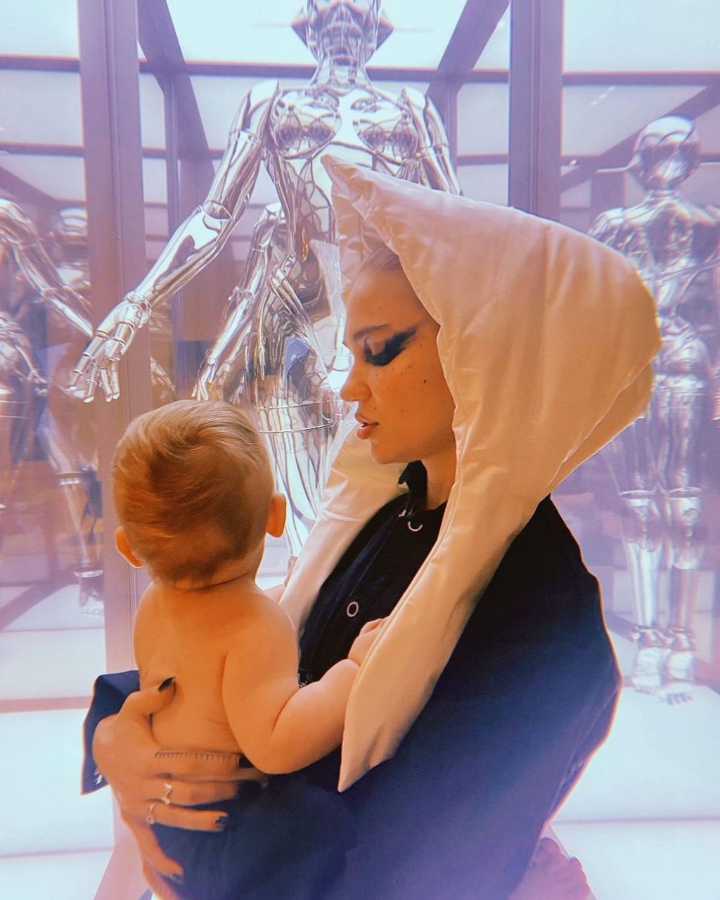Grimes has two kids with billionaire tech entrepreneur Elon Musk. Photo: @grimes/Instagram