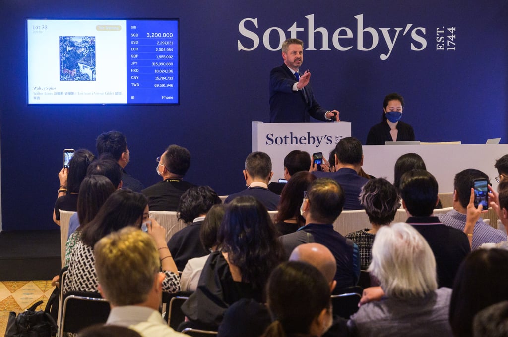 The auction of Walter Spies’ “Tierfabel” (1928) during Sotheby’s modern and contemporary auction in Singapore on August 28. Photo: Sotheby’s