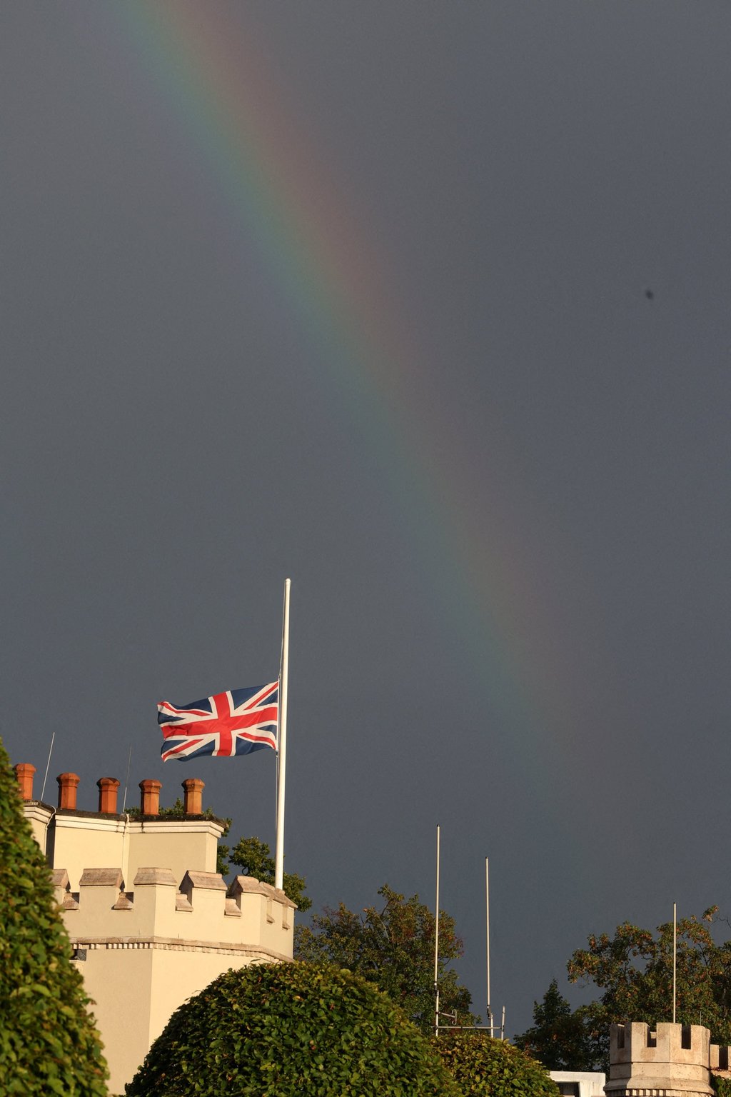 Wentworth Golf Club flew a flag at half-mast during the BMW PGA Championship. Photo: Reuters