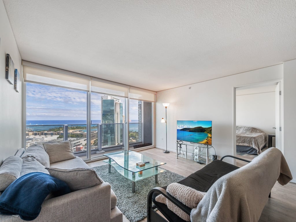 The interior of Moana Pacific West Tower. Photo: Sotheby’s International Realty