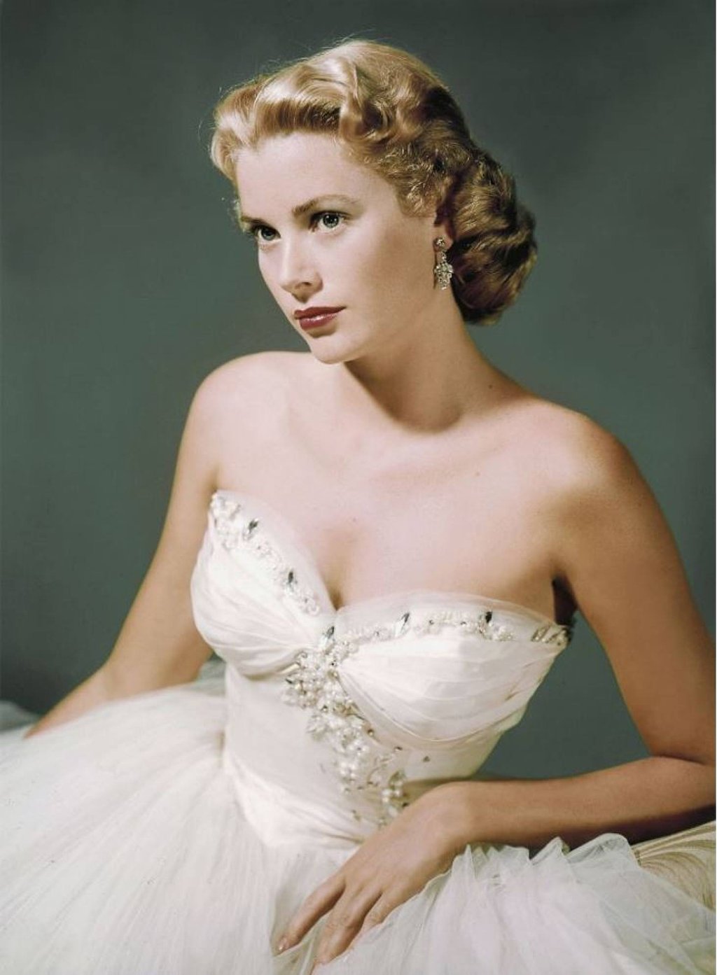 Grace Kelly was a renowned actress during her heyday. Photo: @HollywoodYeste1/Twitter