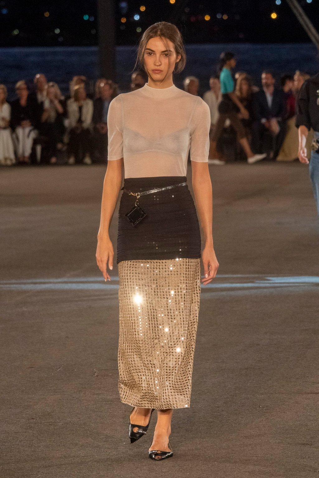 A hint of shimmer is spotted at Tory Burch’s catwalk at New York Fashion Week at Pier 76, in New York, US, on September 13. Photo: EPA-EFE