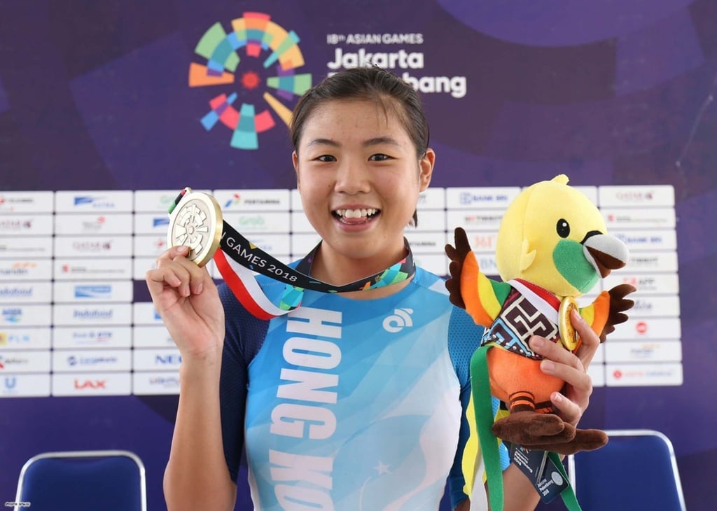Cyclist Leung Wing-yee with her 2018 Asian Games bronze medal. Photo: Hong Kong Olympic Committee