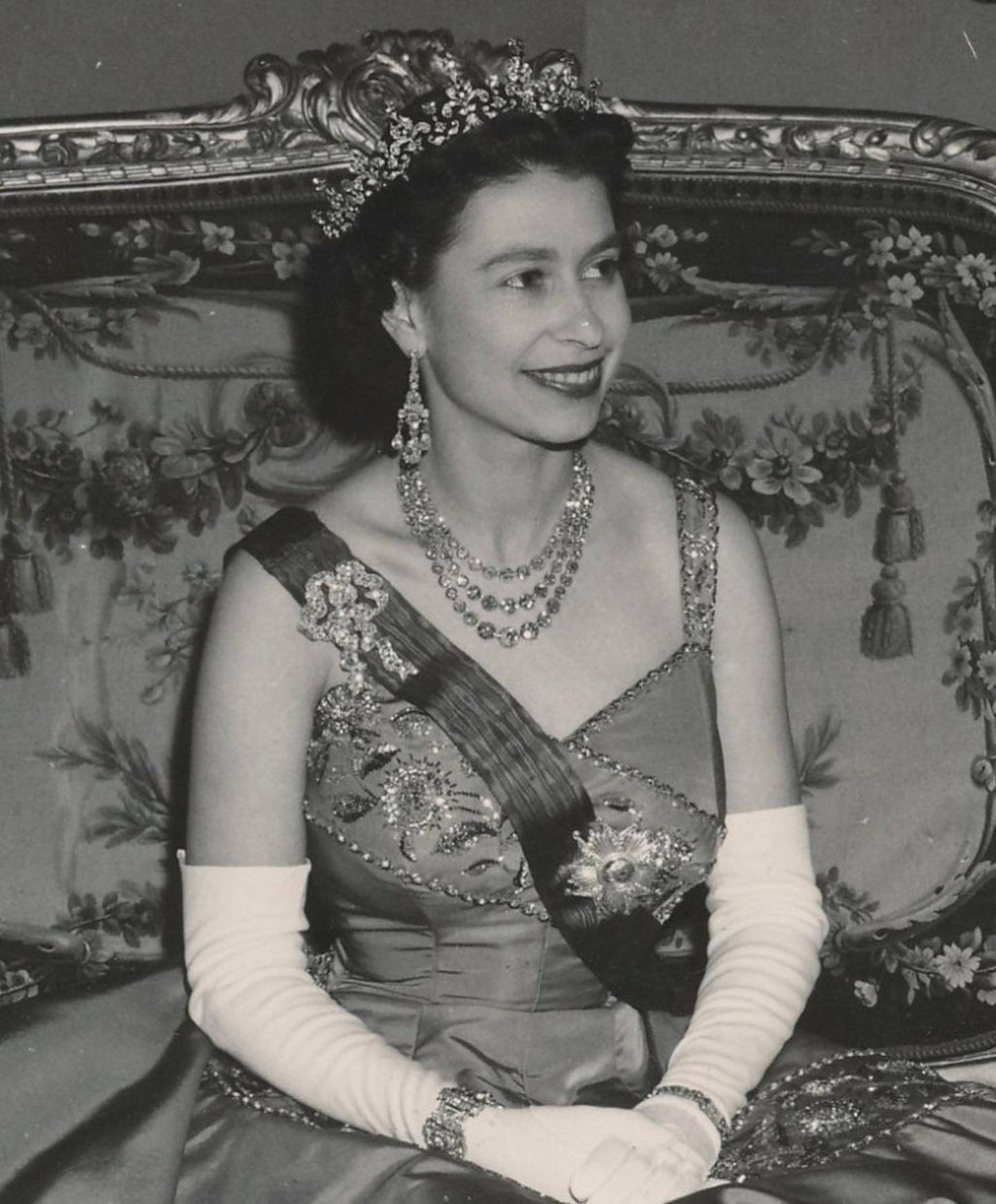 Britain’s Queen Elizabeth owns one of the most incredible jewellery collections on the globe. Photo: @britishroyaljewels/Instagram