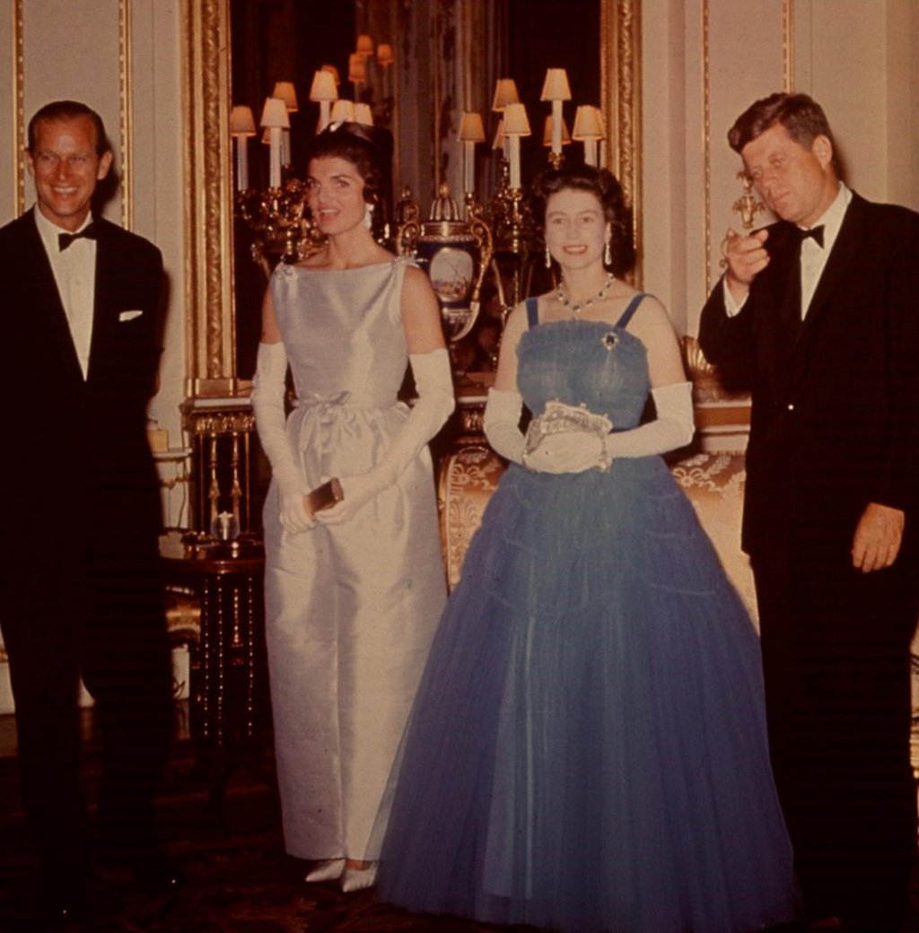 Prince Philip, Jacqueline Kennedy, Queen Elizabeth and former US President John F. Kennedy posing for photos after dinner at Buckingham Palace, in 1961. Photo: Bettmann-UPI Prince Philip, Jacqueline Kennedy, Queen Elizabeth and former US President John F. Kennedy posing for photos after dinner at Buckingham Palace, in 1961. Photo: Bettmann-UPI