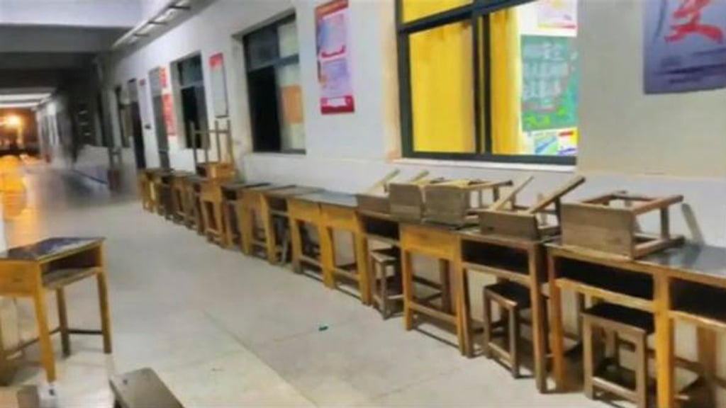 Zheng said the previous desks were uneven and hard for the students to write on and the chairs were stools with no back support and very uncomfortable. Photo: gmw.cn