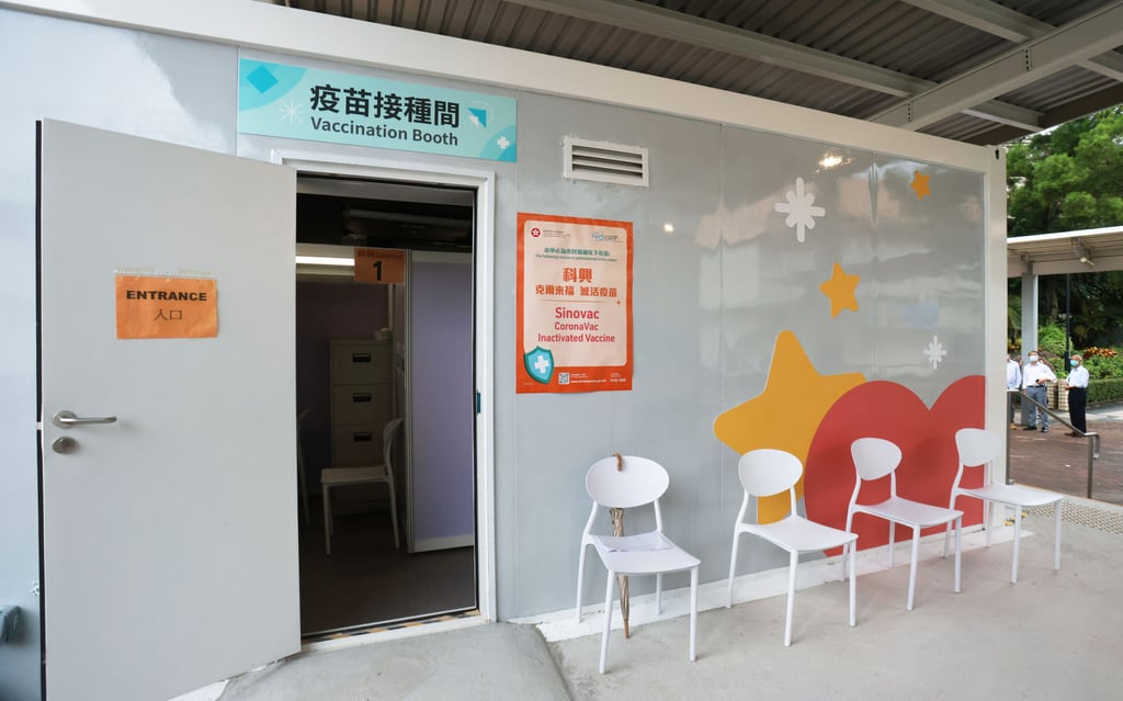 A temporary vaccination centre has been set up in Lai Chi Kok Park. Photo: May Tse