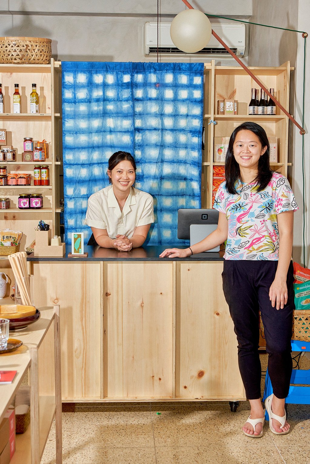 Lisa Cheng Smith and Lillian Lin of Yun Hai Taiwanese Pantry. The grocery company is the sole distributor of the Tatung steamer in the US. Photo: Heami Lee Lisa Cheng Smith and Lillian Lin of Yun Hai Taiwanese Pantry. The grocery company is the sole distributor of the Tatung steamer in the US. Photo: Heami Lee