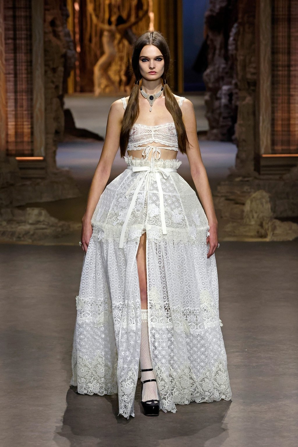 Paris Fashion Week how Dior married 70s power dressing with 16th century chic its spring summer 2023 runway show delivered drama and playfulness with Blackpink s Jisoo and Cha Eun woo attending South