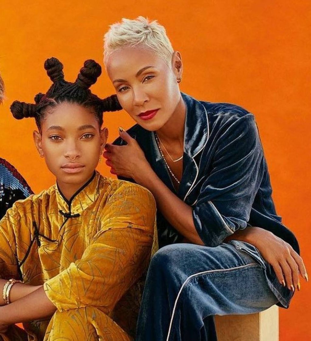 Willow Smith (left) and her mother Jada Pinkett Smith. Photo: @willowsmith/Instagram