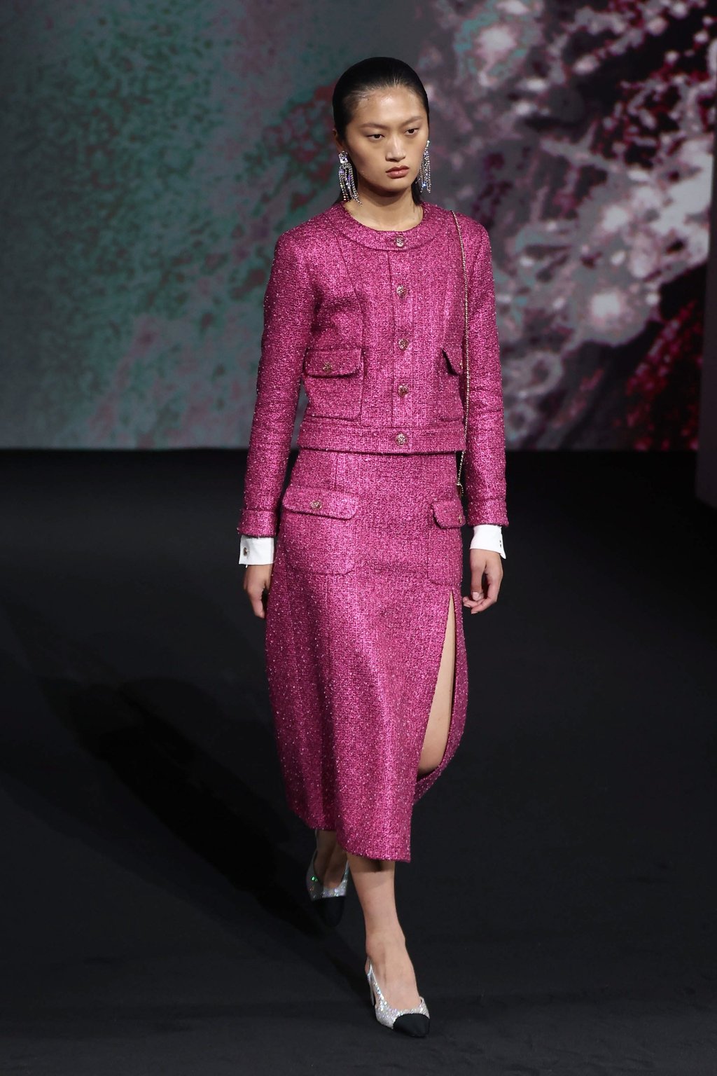 A model presents a creation from Chanel’s womenswear spring/summer 2023 collection by French designer Virginie Viard at the Paris Fashion Week on October 4. Photo: EPA-EFE/Mohammed Badra A model presents a creation from Chanel’s womenswear spring/summer 2023 collection by French designer Virginie Viard at the Paris Fashion Week on October 4. Photo: EPA-EFE/Mohammed Badra