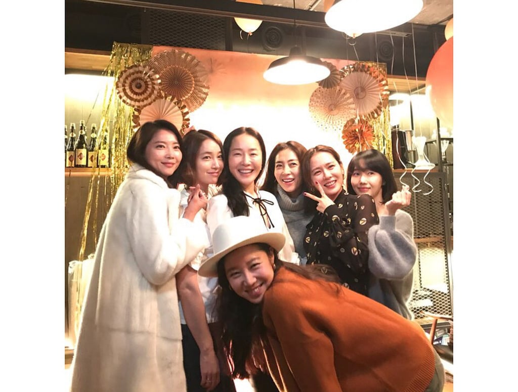 Son Ye-jin is close with her Cinderella Seven crew. Photo: @yejinhand/Instagram