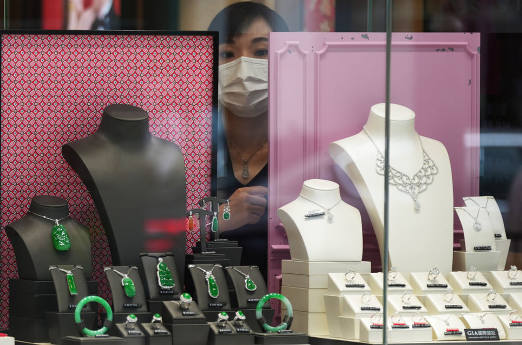 HK$22 million necklace robbery: Hong Kong police arrest 3 suspects ...