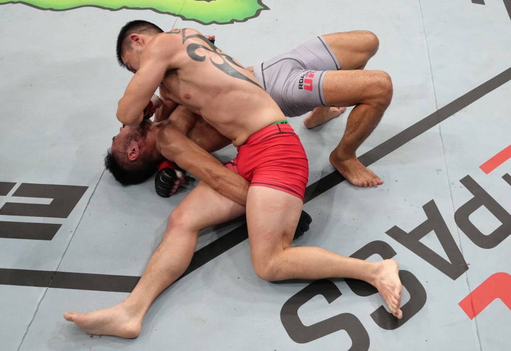 Lu Kai in action during the first round of the Road to UFC event in Singapore. Photo: UFC