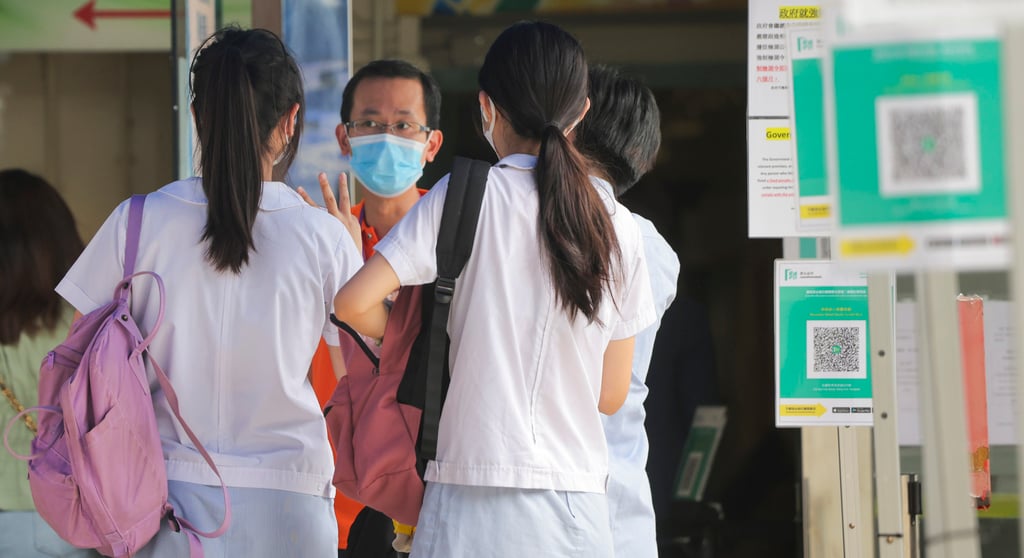 Students receive Covid-19 vaccine jabs in Mong Kok. Photo: Jelly Tse Students receive Covid-19 vaccine jabs in Mong Kok. Photo: Jelly Tse