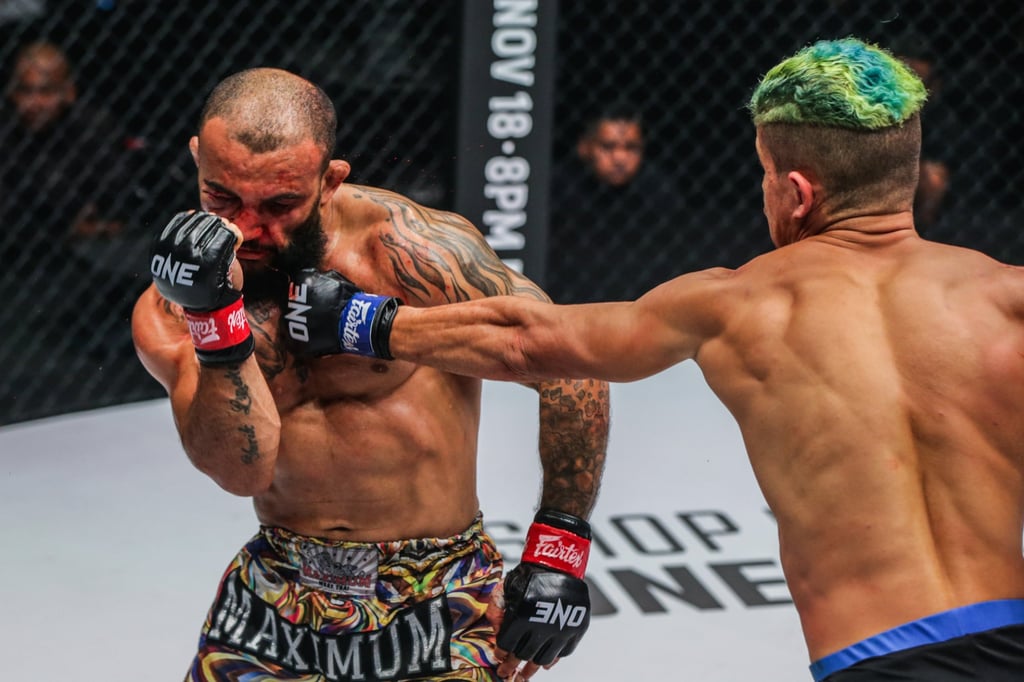 Fabricio Andrade lands a left hand on John Lineker at ONE on Prime Video 3.