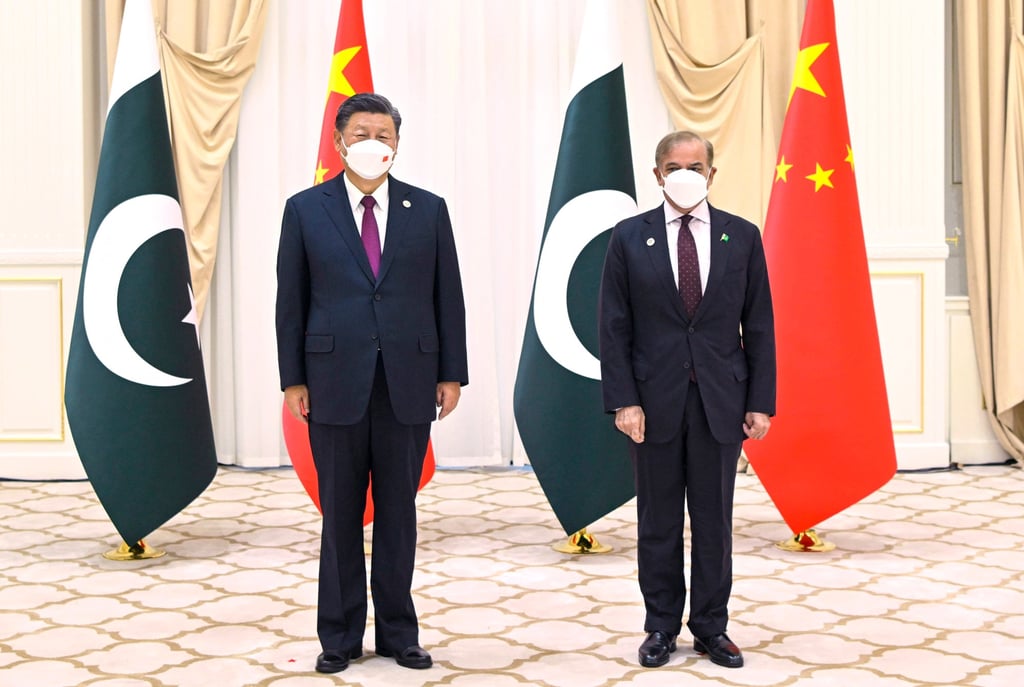 Chinese President Xi Jinping (left) meets Pakistani Prime Minister Shehbaz Sharif in Samarkand, Uzbekistan in September. They are expected to meet again in Beijing during Sharif’s trip. Photo: Xinhua
