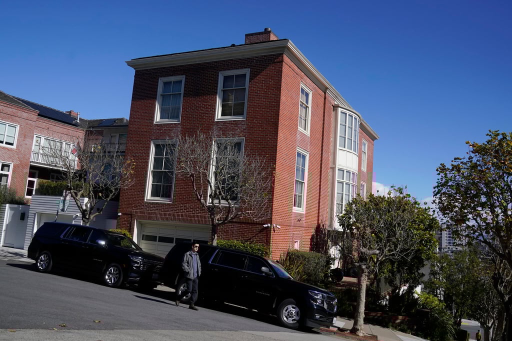 Officials wait outside the San Francisco home of US House Speaker Nancy Pelosi and her husband Paul, who was attacked there by a rumoured Trump supporter on October 28. Photo: AP Officials wait outside the San Francisco home of US House Speaker Nancy Pelosi and her husband Paul, who was attacked there by a rumoured Trump supporter on October 28. Photo: AP