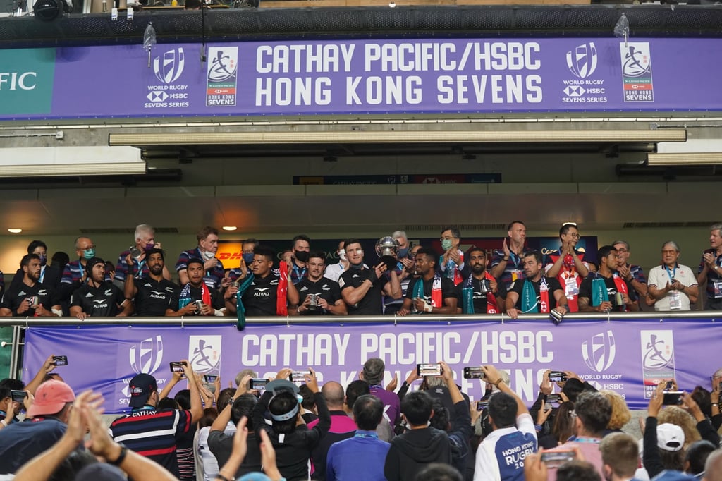 New Zealand celebrate winning the Bowl. Photo: Sam Tsang
