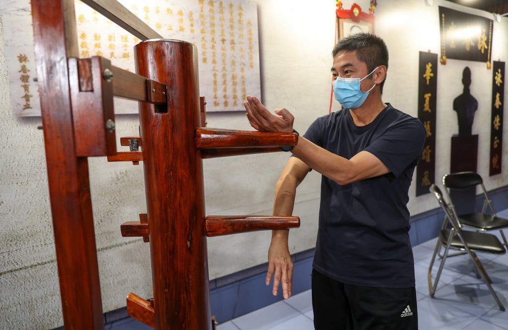 Ip Kong-chiu, a grandson of martial arts grandmaster Ip Man, shows techniques from wing chun. Photo: Yik Yeung-man Ip Kong-chiu, a grandson of martial arts grandmaster Ip Man, shows techniques from wing chun. Photo: Yik Yeung-man